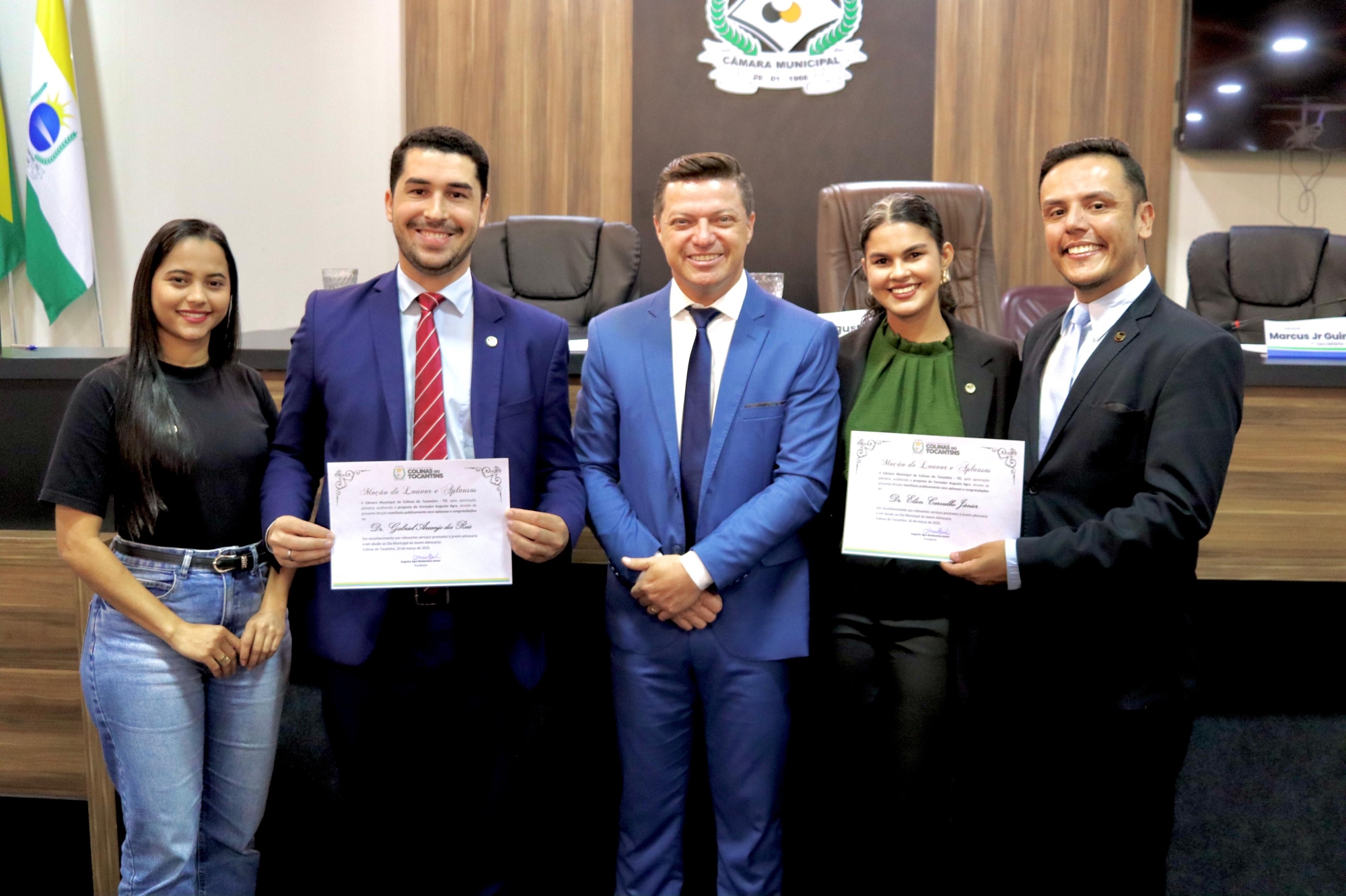 Presidente da Câmara de Colinas Augusto Agra homenageia advogados por atuação na advocacia jovem
